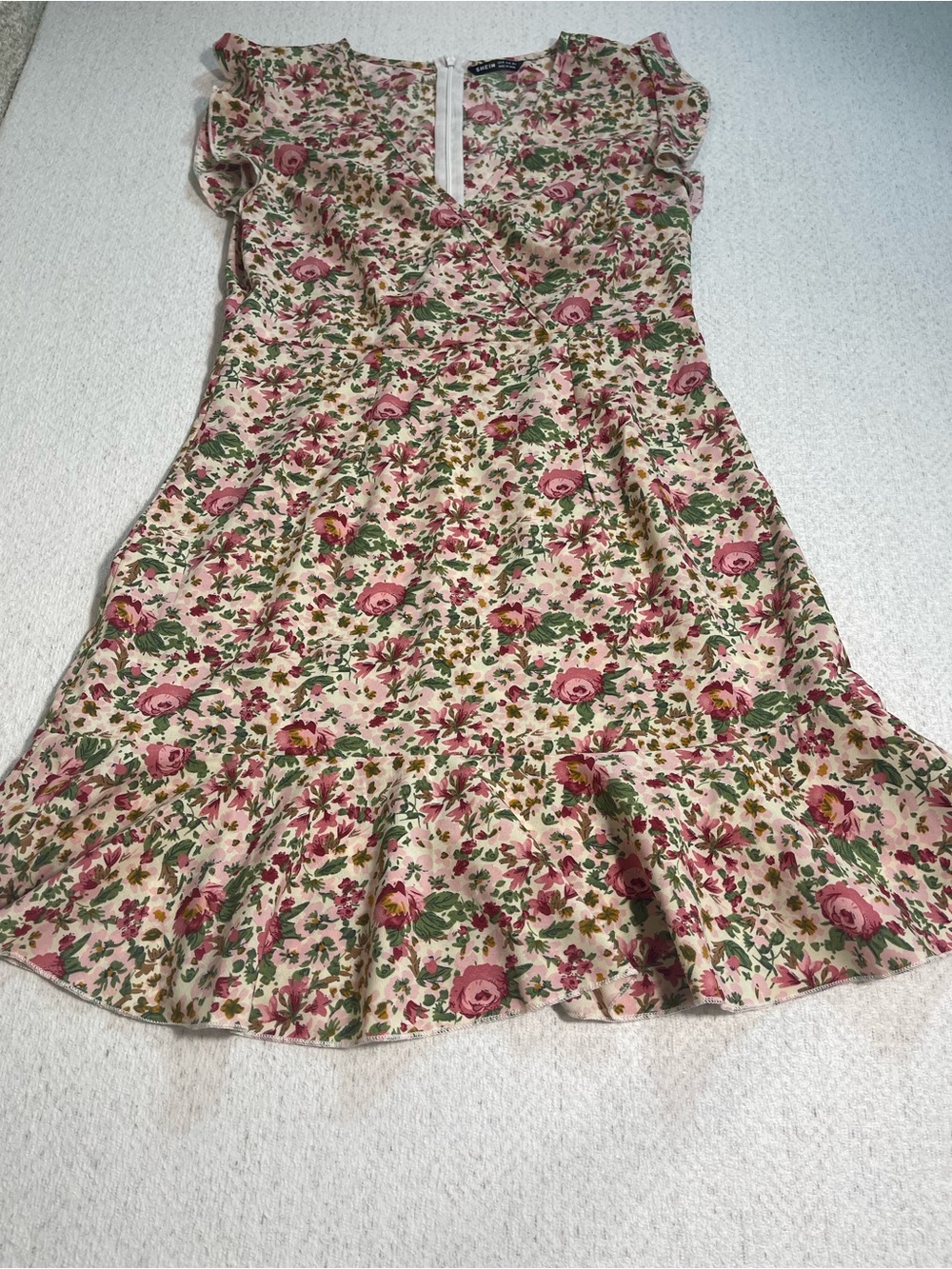 SHEIN Floral Mini Dress Ruffle Hem V-Neck Short Sleeve Size 6. SKU#0415